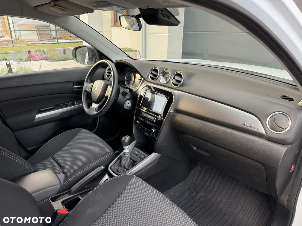 Suzuki Vitara 1.4 Boosterjet Premium 4WD - 9