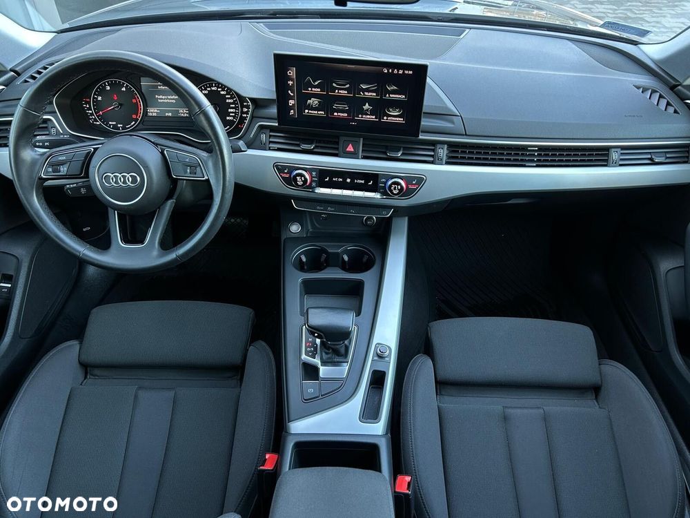 Audi A4 Limousine - 5