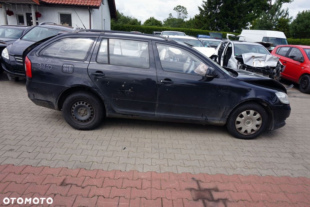 SKODA OCTAVIA II 1Z3 LIFT KOMBI 2012 9910 1.6 TDI CAYC 105KM LHW CZARNY na części - 6