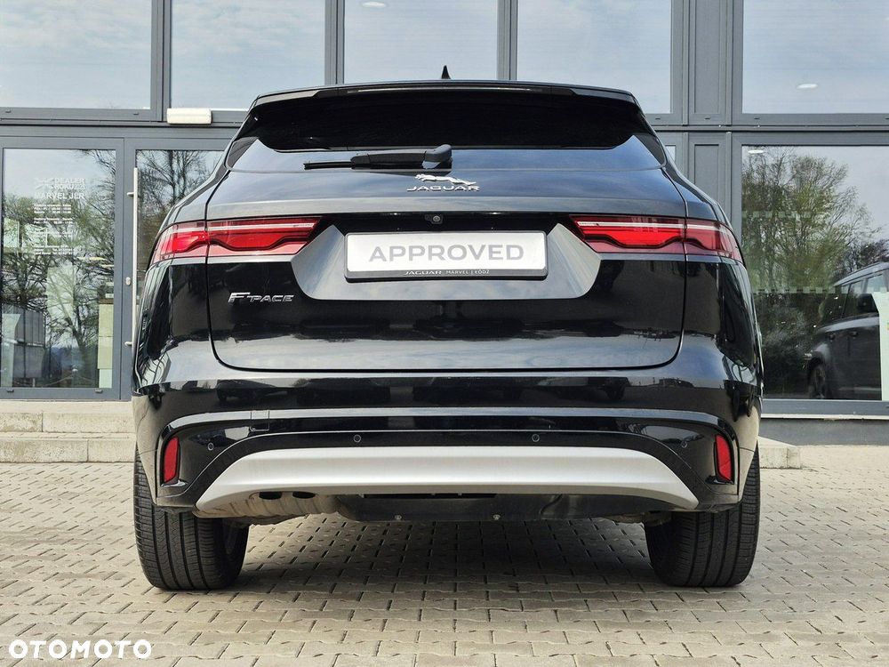 Jaguar F-Pace - 12