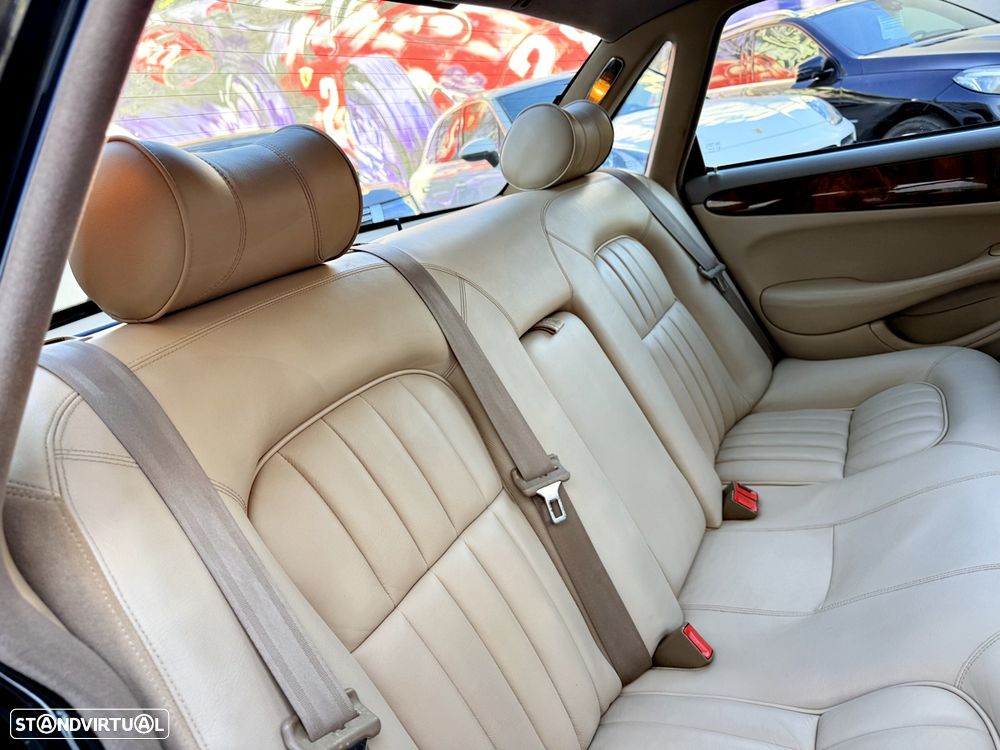 Jaguar XJ XJ8 3.2 Executive - 31