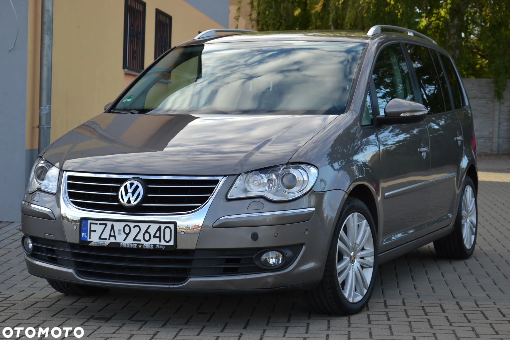 Volkswagen Touran 2.0 TDI DPF Highline DSG - 1