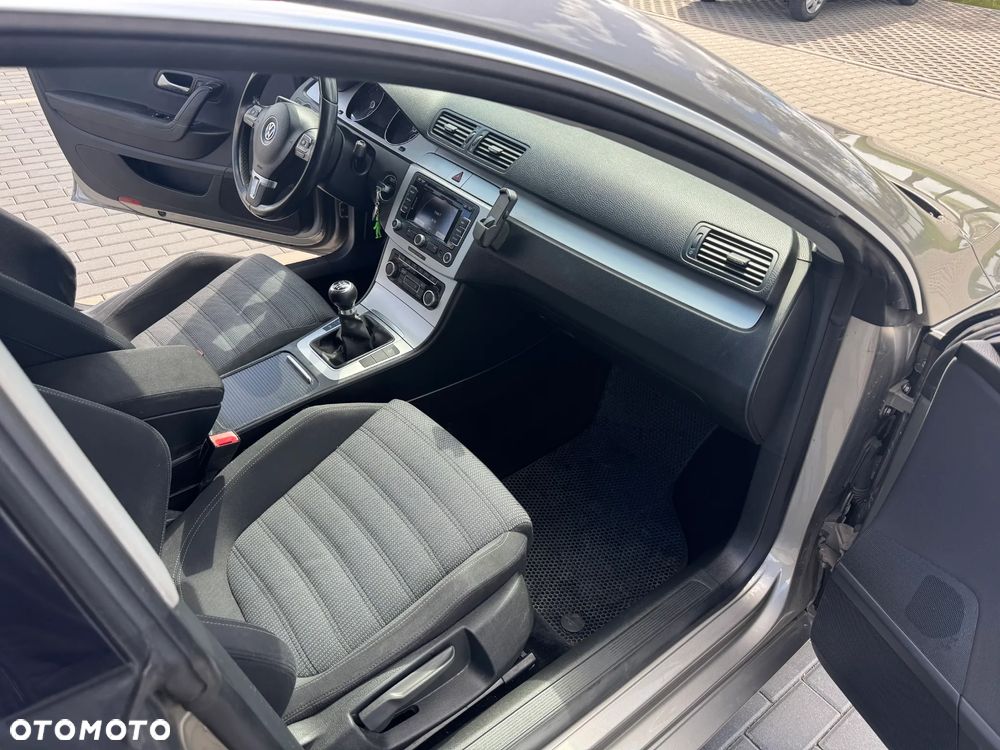 Volkswagen Passat CC - 18