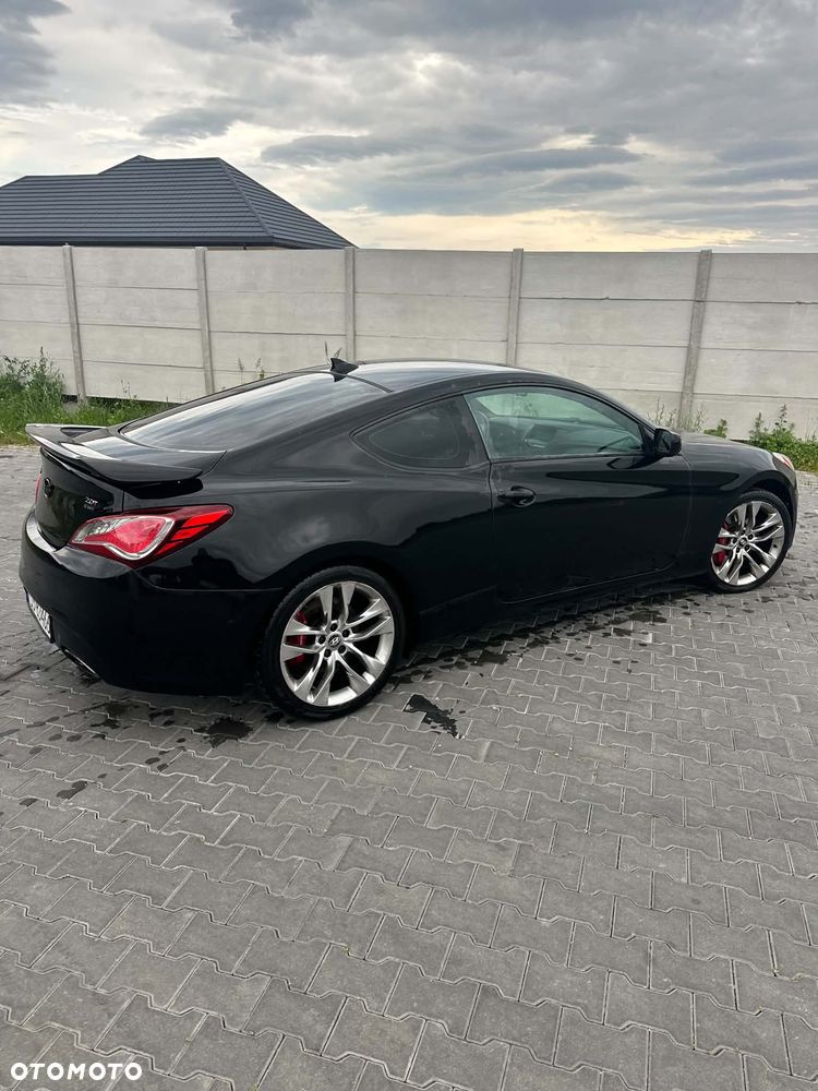 Hyundai Genesis Coupe - 6