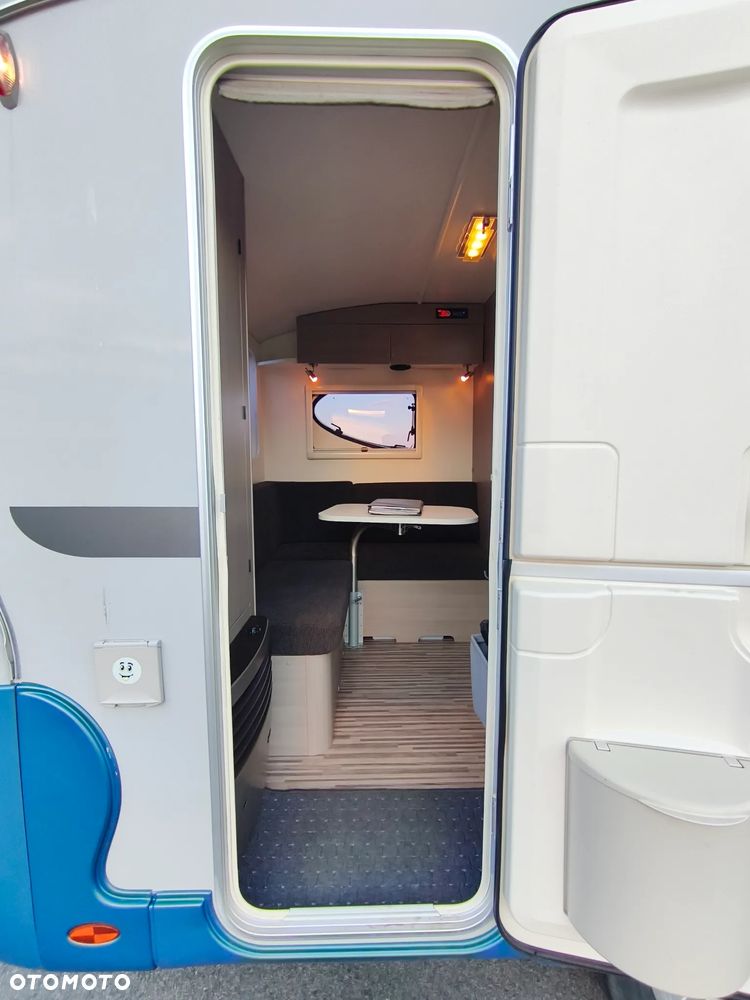 Adria - 16