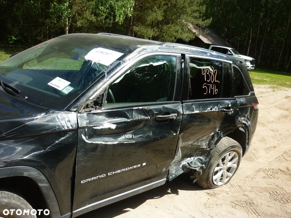 Jeep Grand Cherokee - 8