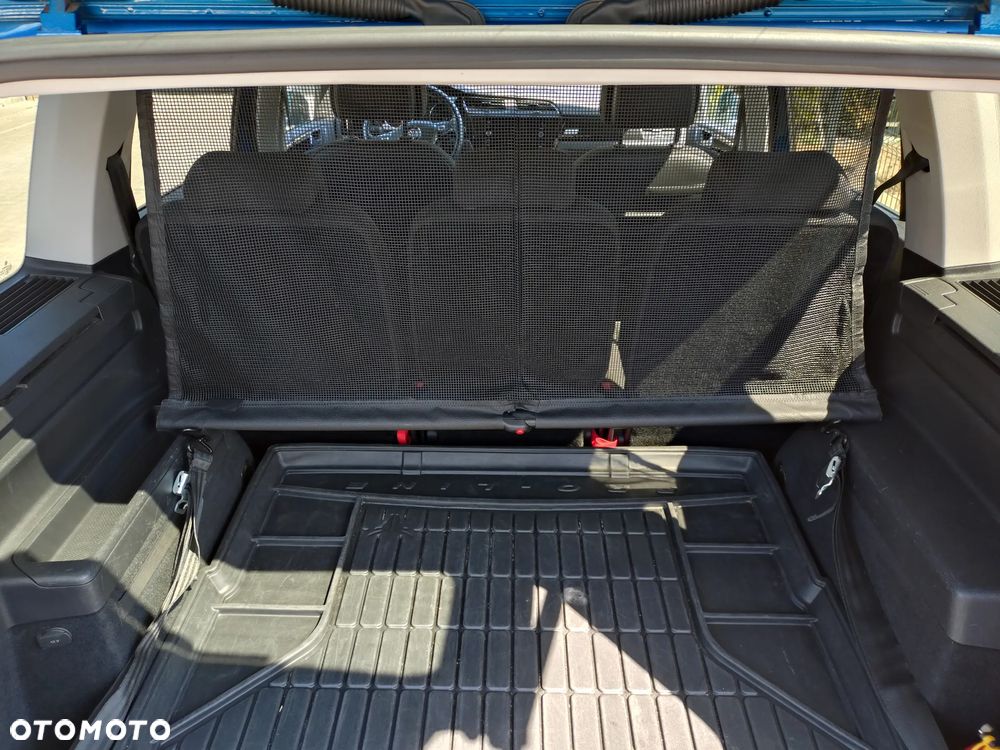 Volkswagen Touran - 16