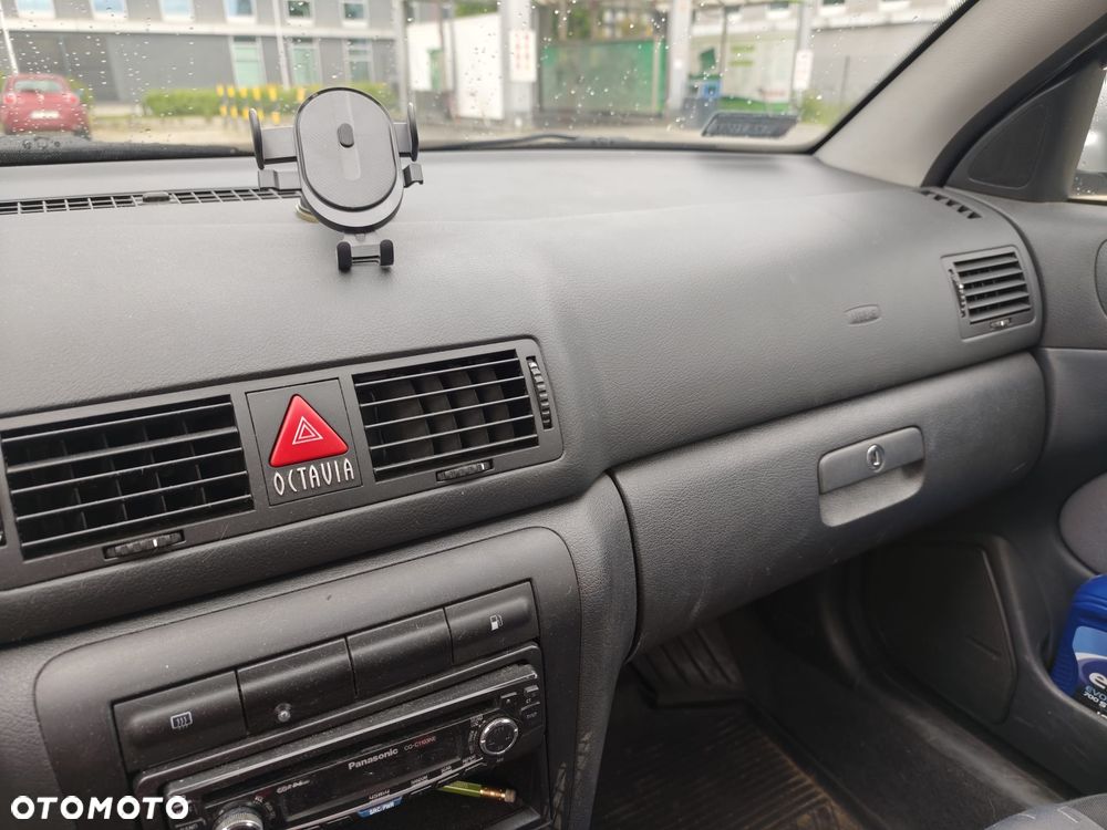 Skoda Octavia 1.6 Tour - 3