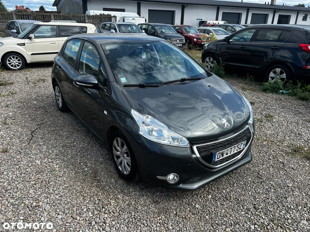 Peugeot 208 - 2