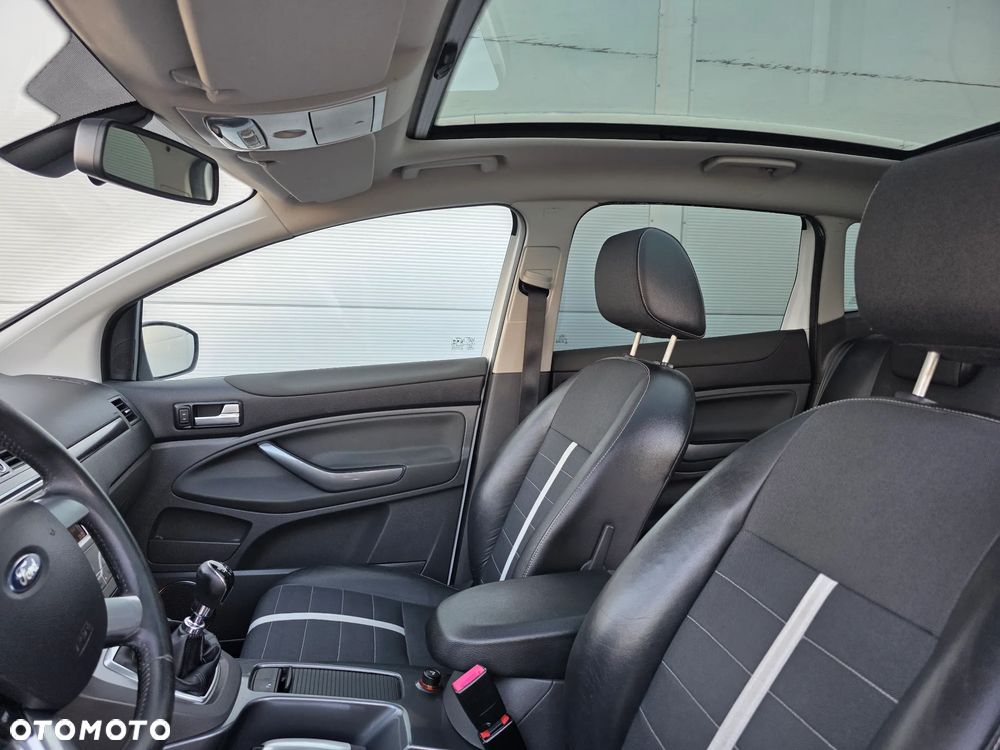 Ford Kuga 2.0 TDCi 4x4 Titanium - 28