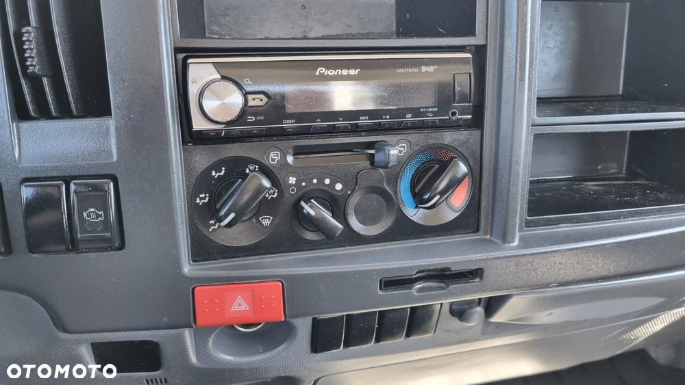 Isuzu M21 - 12