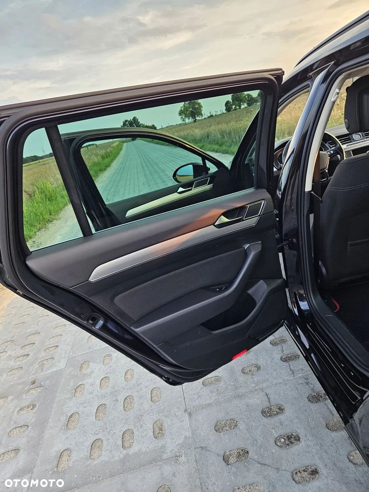 Volkswagen Passat 2.0 TDI (BlueMotion Technology) Comfortline - 14