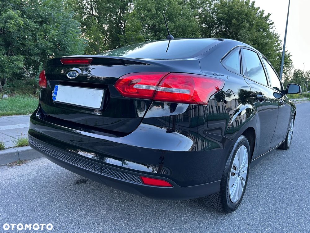 Ford Focus 1.6 Trend - 35