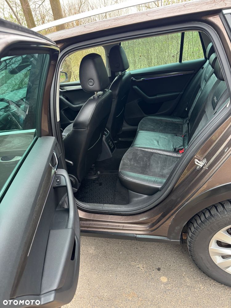 Skoda Octavia 2.0 TDI 4x4 DSG Scout - 24