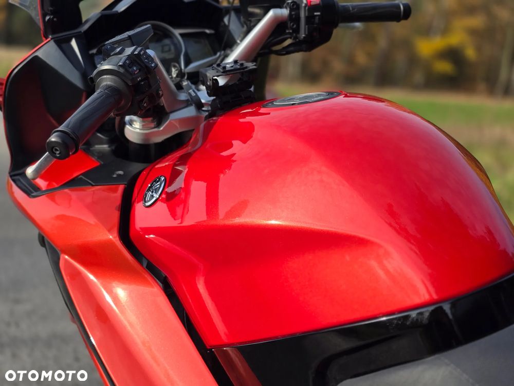 Yamaha FJR - 27