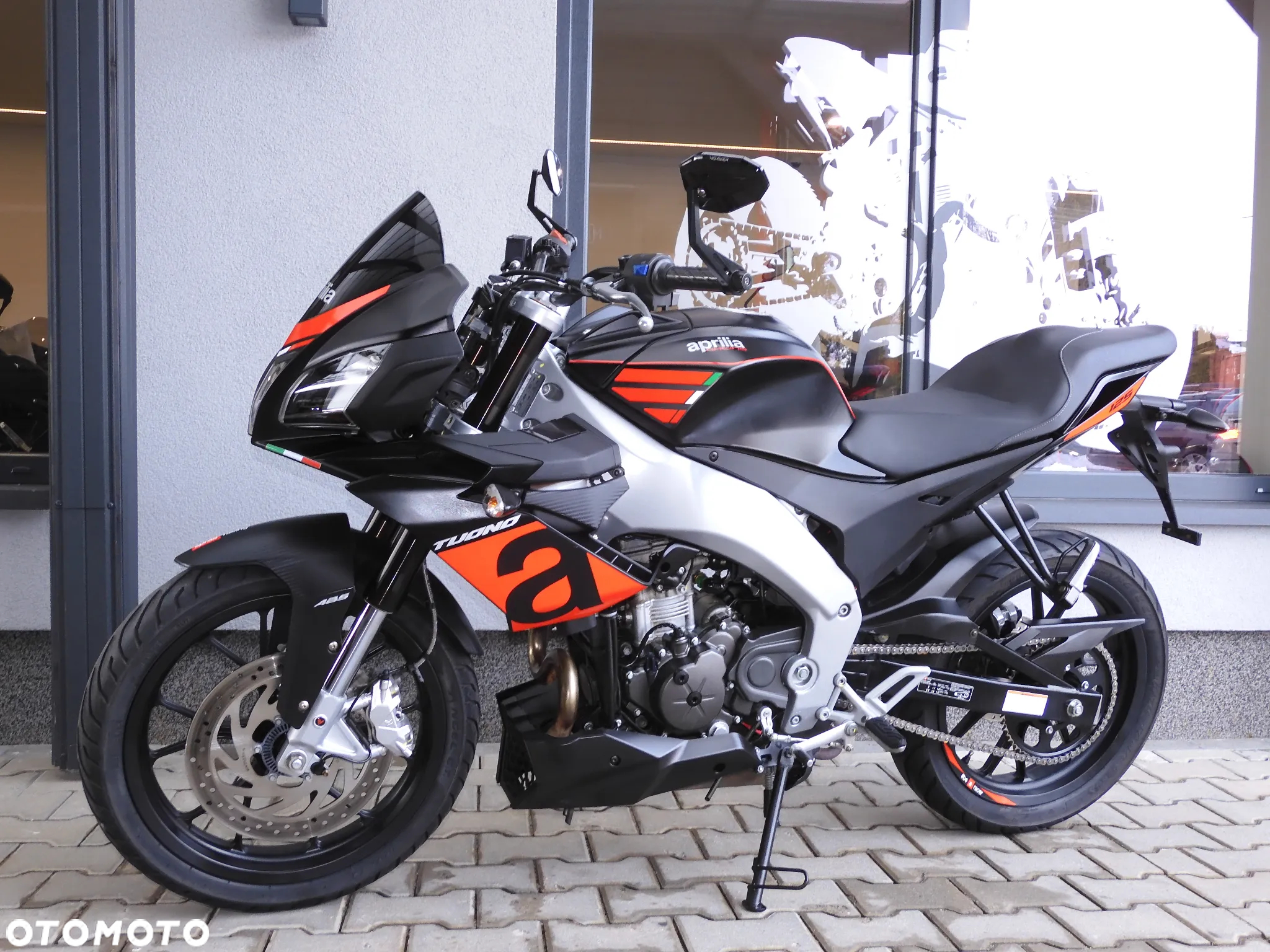 Aprilia Tuono - 24