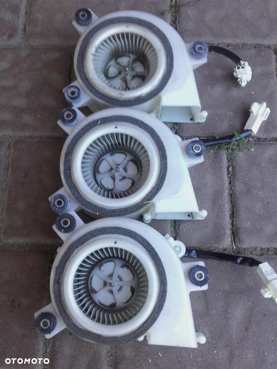 Wentylator baterii hybrydowej Lexus RX400H 03-09r. - 1