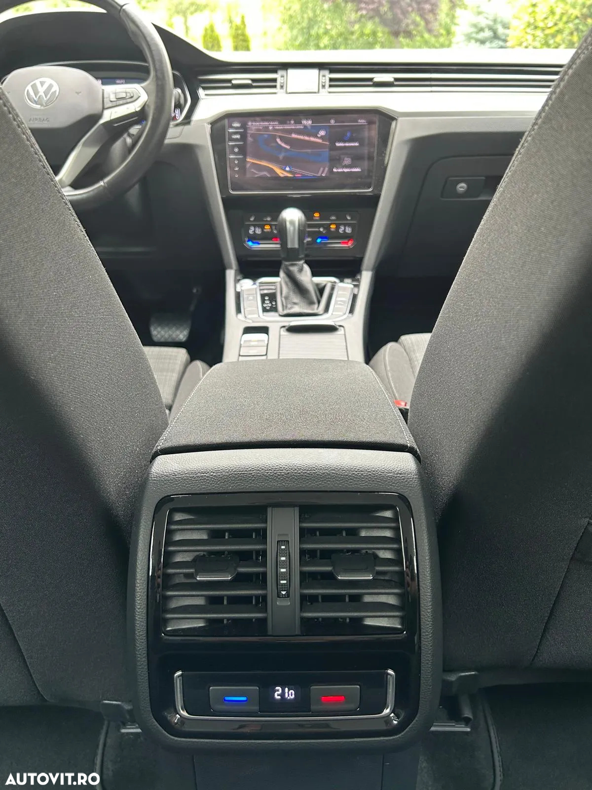 Volkswagen Passat Variant 2.0 TDI SCR DSG Business - 12