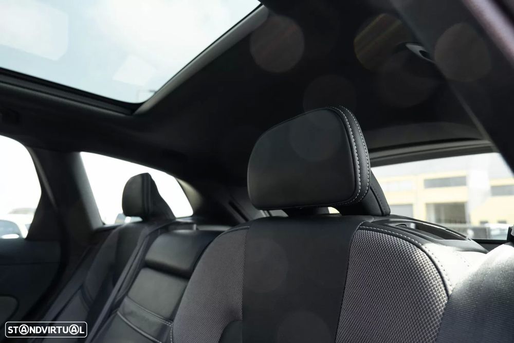 Volvo XC 60 2.0 B5 R-Design - 14