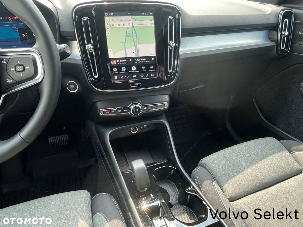 Volvo XC 40 B3 Plus Dark - 16