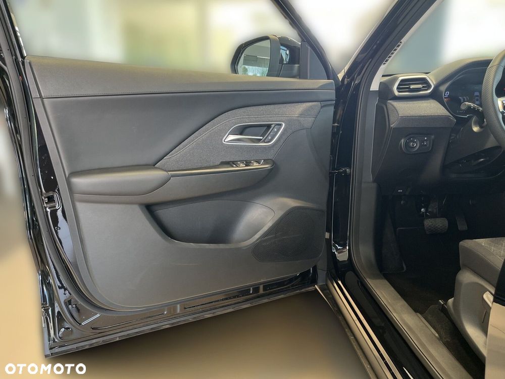 MG ZS Hybrid+ - 11