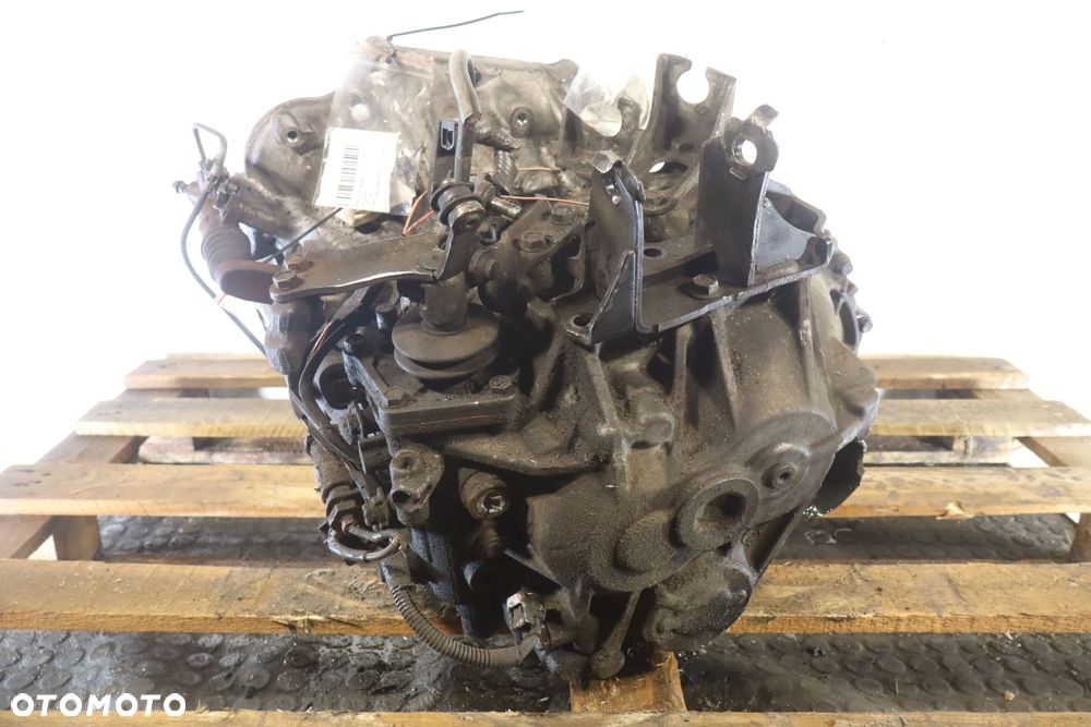 SKRZYNIA BIEGÓW 6 BIEGOWA TOYOTA COROLLA VERSO E120 2.2D4D 25150-1K - 2