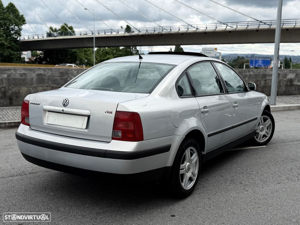 VW Passat 1.9 TDi Trendline - 8