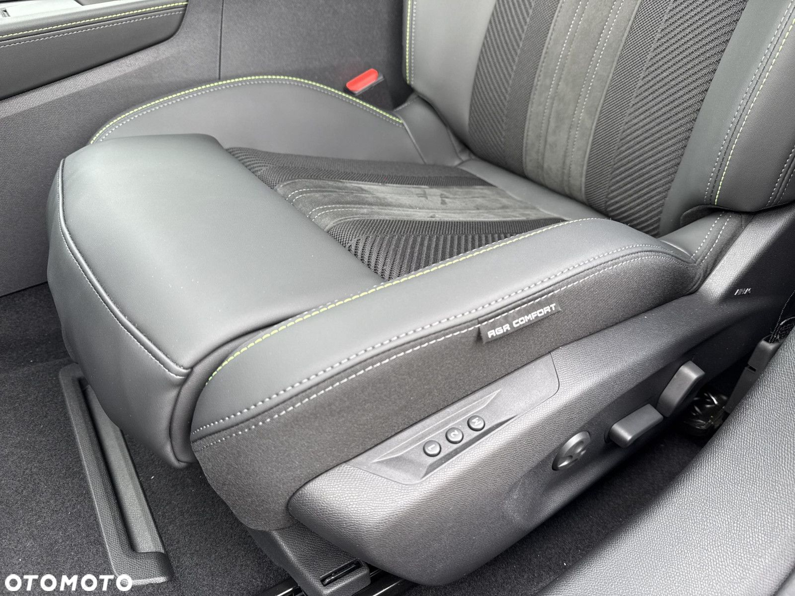 Peugeot 408 - 29