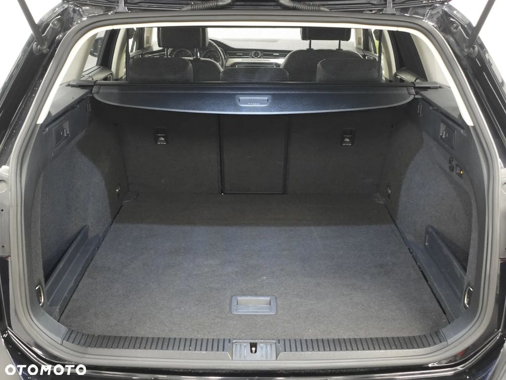 Volkswagen Passat - 21