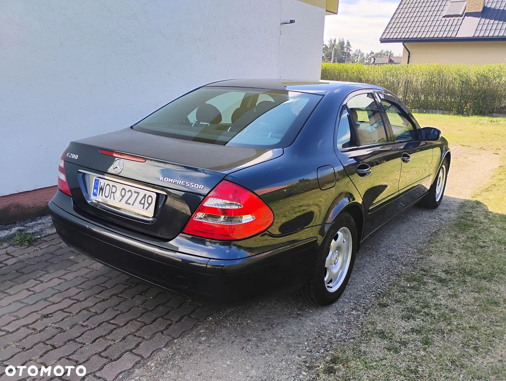 Mercedes-Benz Klasa E 200 Kompressor Classic - 3