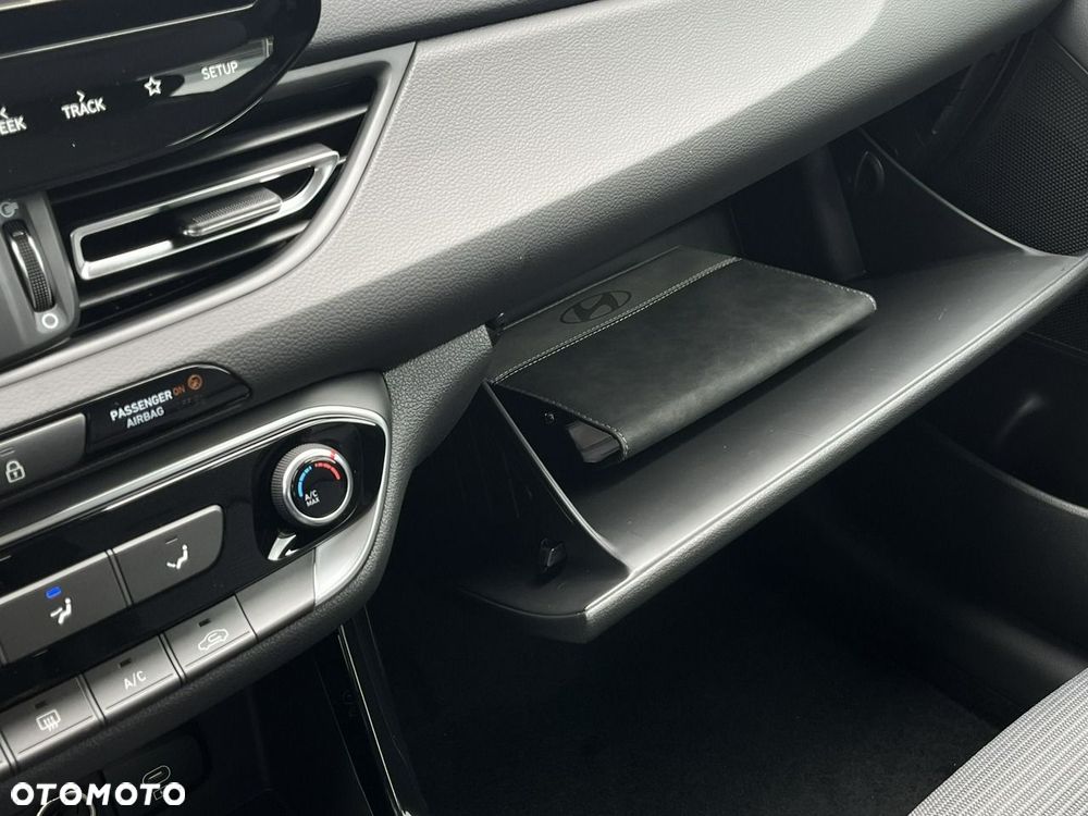 Hyundai i30 - 19
