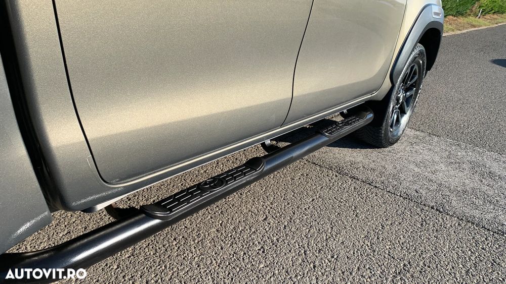 Toyota Hilux 2.8D 204CP 4x4 Double Cab AT Invincible Color Edition - 13