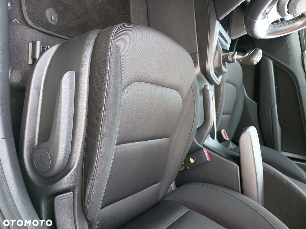 Hyundai Elantra - 15