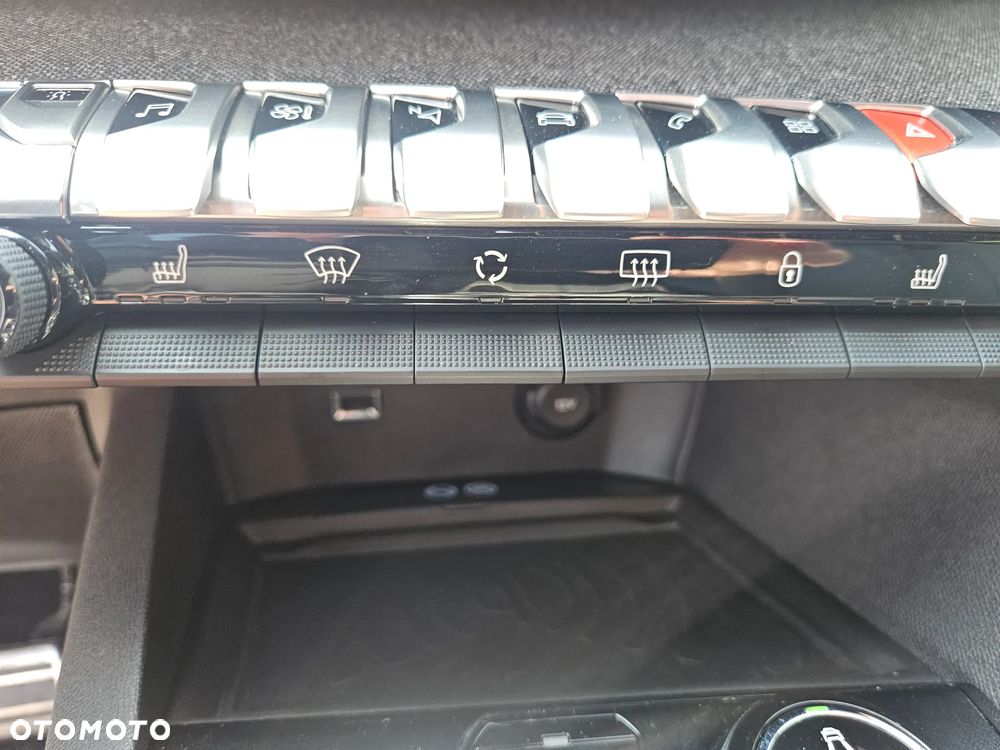 Peugeot 3008 THP 165 EAT6 Stop & Start Allure - 29