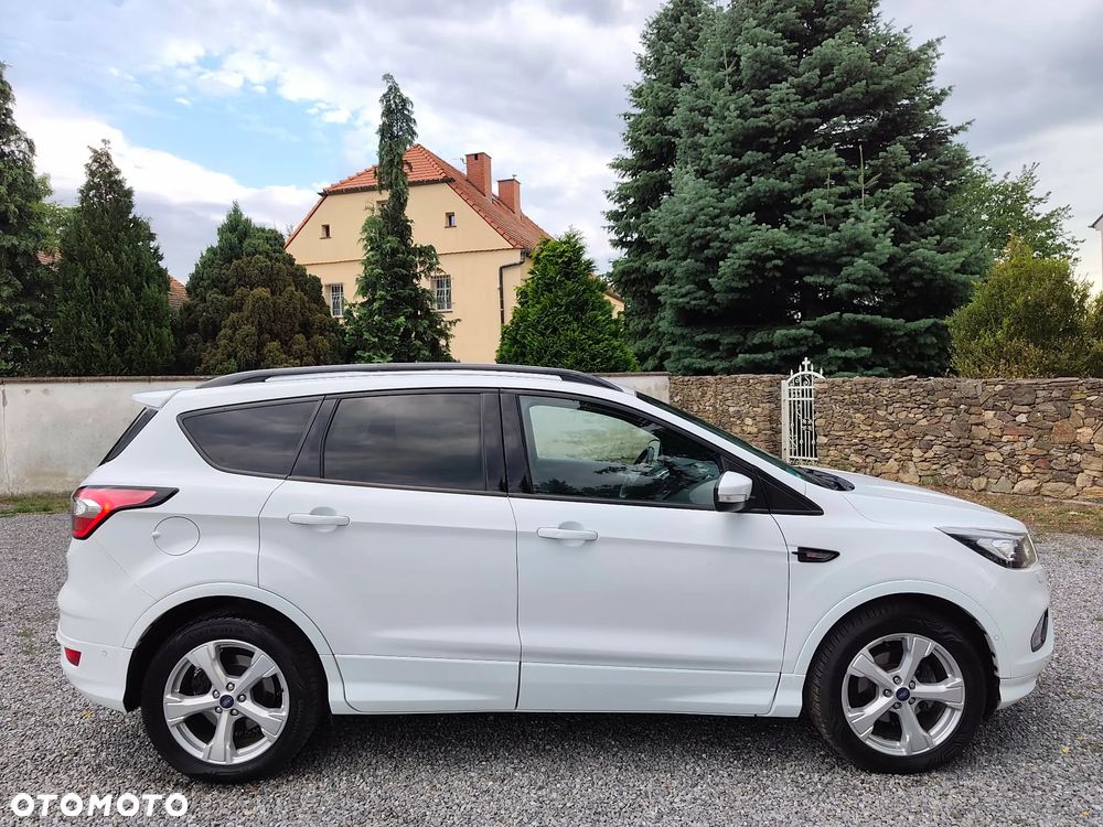 Ford Kuga 1.5 EcoBoost 2x4 ST-Line - 13