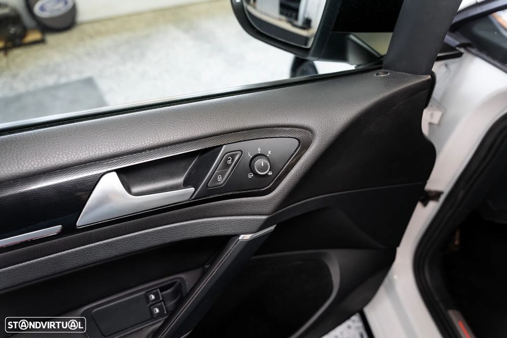 VW Golf GTI Performance BlueMotion DSG - 14