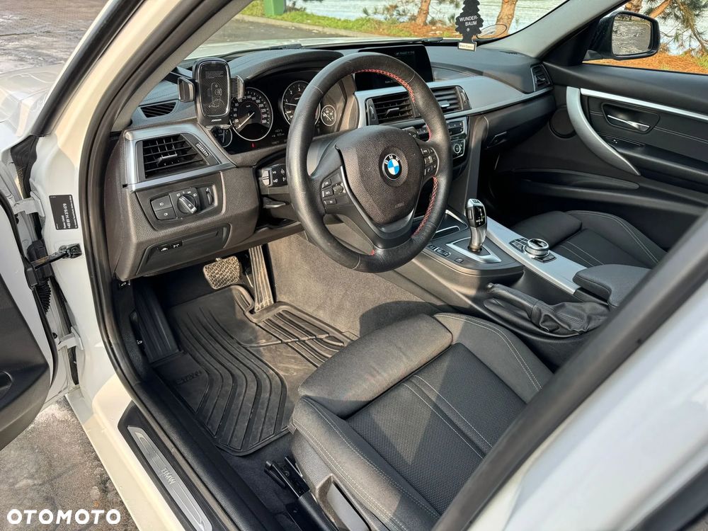 BMW Seria 3 320d Sport Line - 11