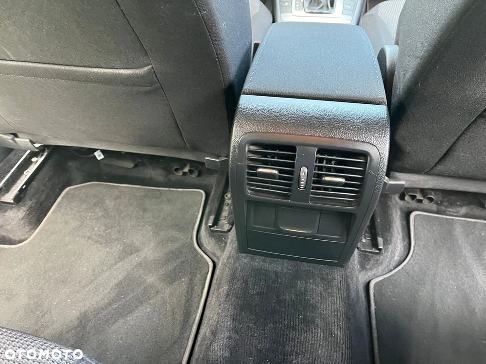 Volkswagen Passat 2.0 TDI DSG BlueMotion Technology Comfortline - 23