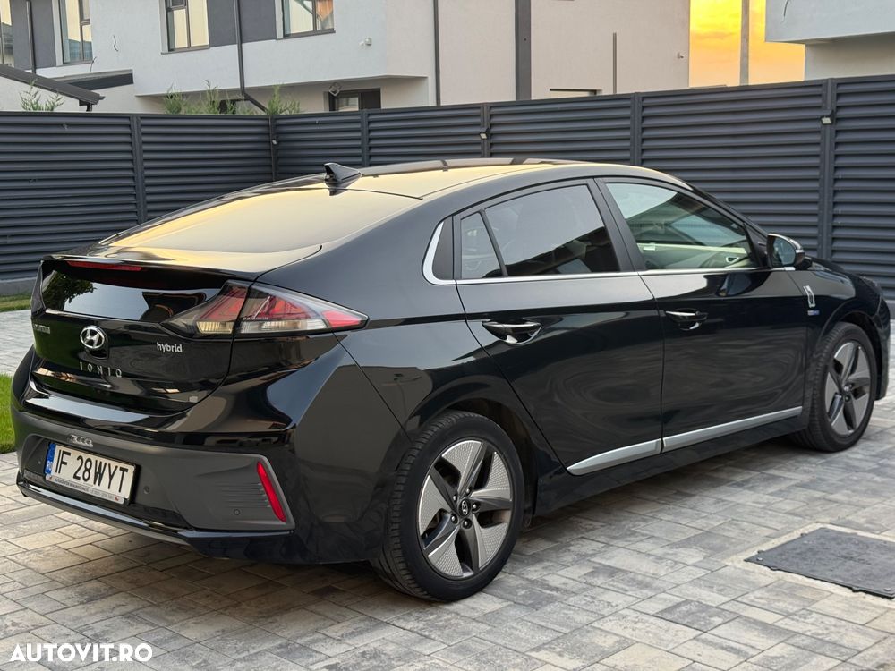 Hyundai IONIQ 1.6 GDI Premium - 3