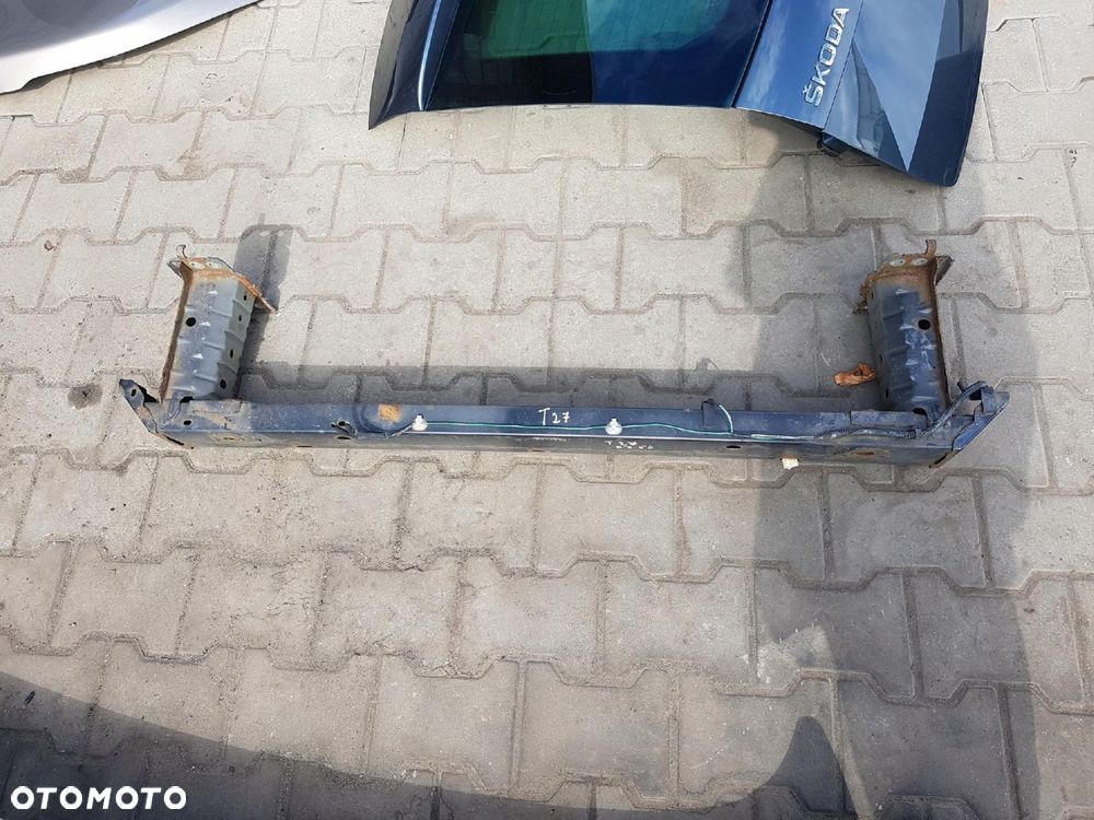 TOYOTA AVENSIS 3 III T27 09-15r BELKA ZDERZAKA PRZÓD 209 - 2