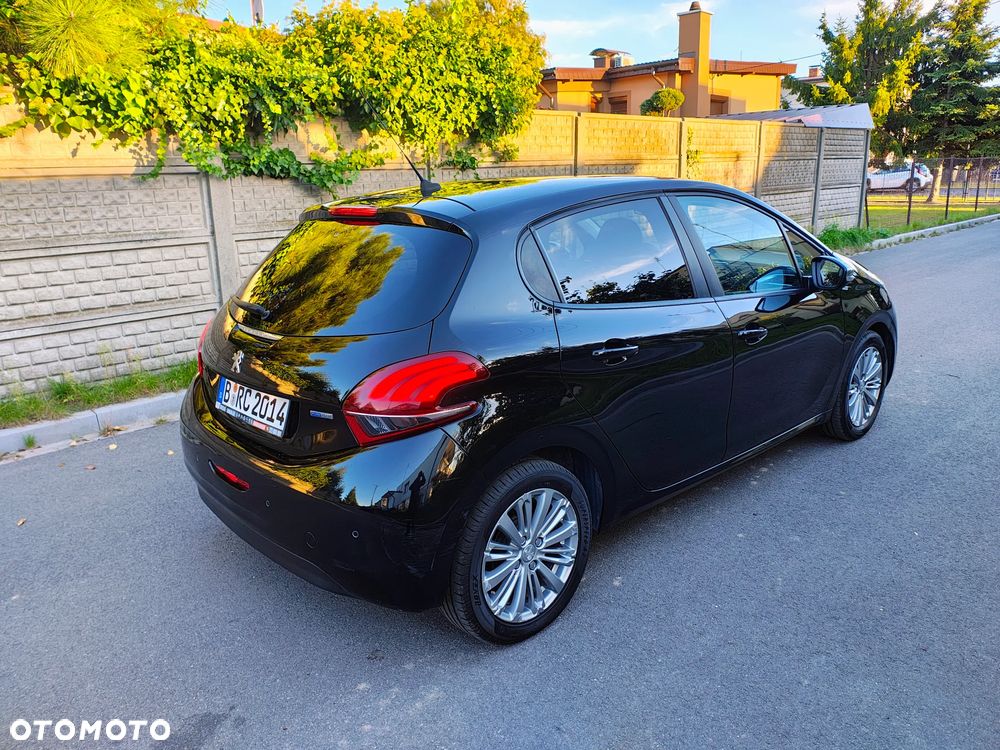Peugeot 208 1.2 PureTech Style - 6