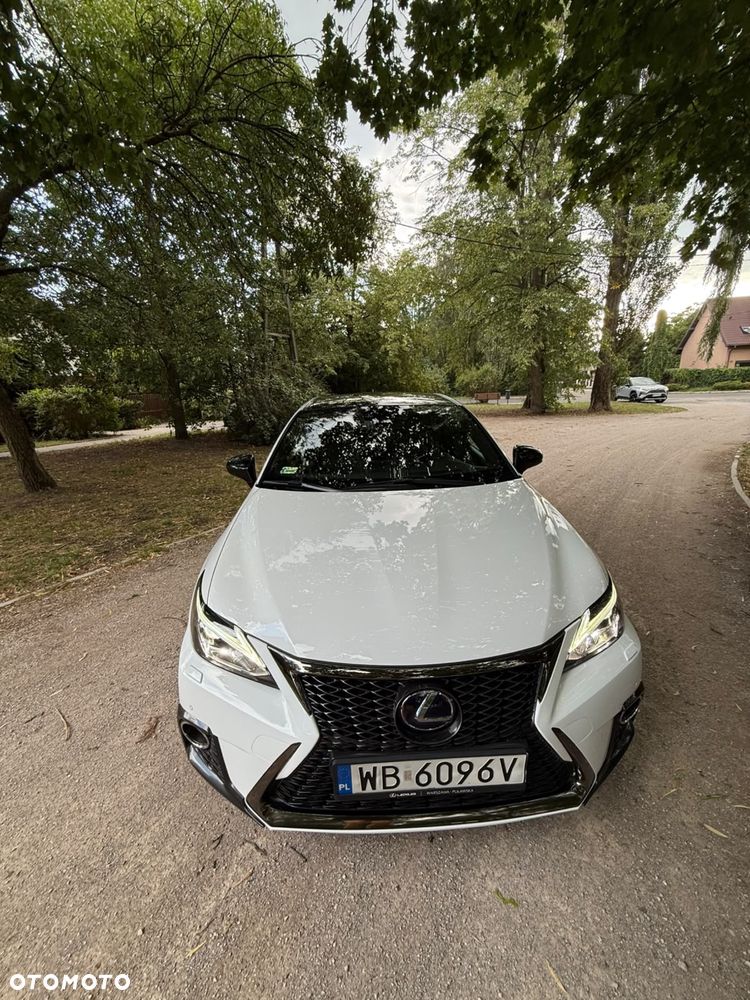 Lexus CT - 1