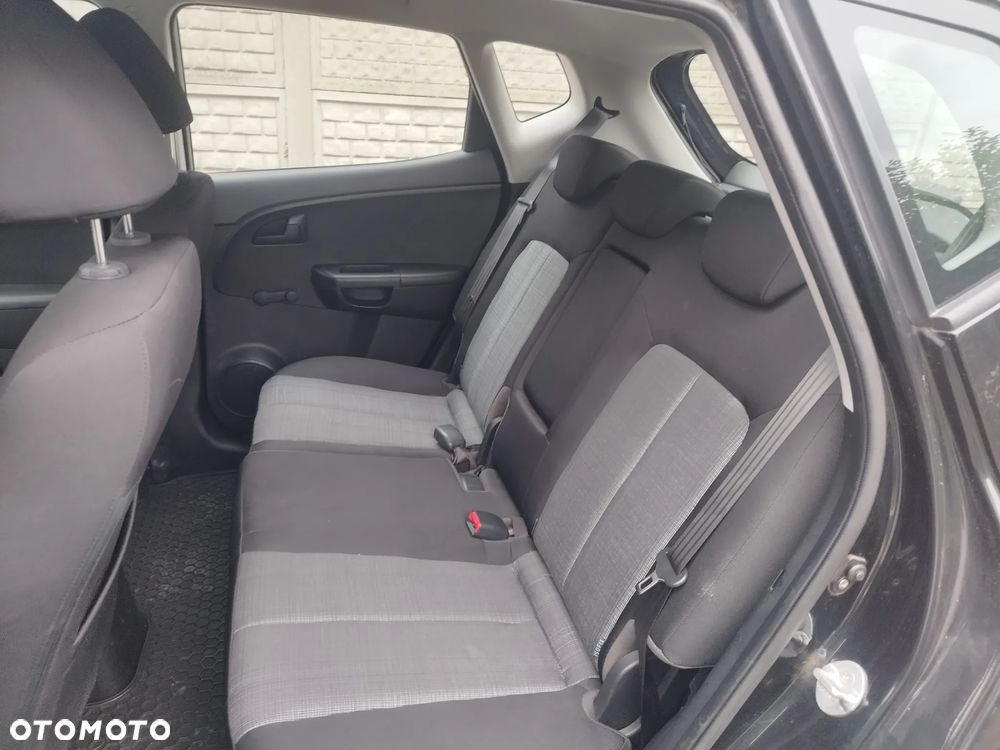 Kia Venga 1.4 M - 10