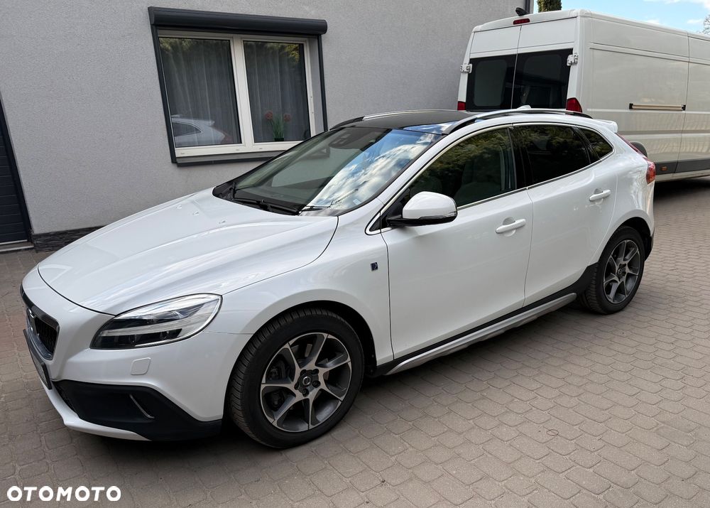 Volvo V40 Cross Country T4 Drive-E Ocean Race - 23