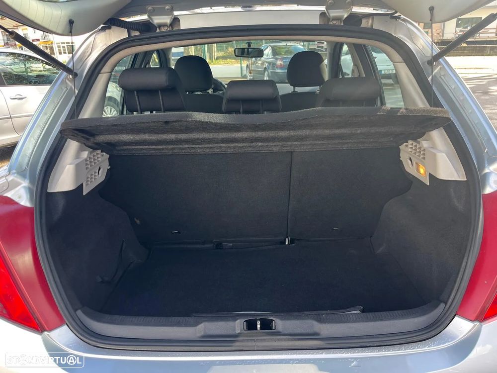 Peugeot 207 1.4 HDi Premium - 6