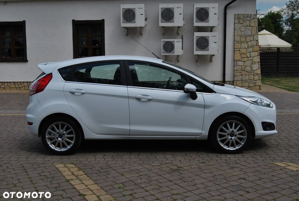 Ford Fiesta - 17
