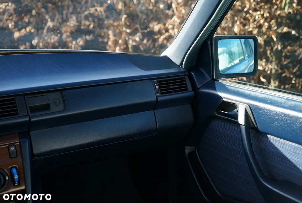 Mercedes-Benz W124 (1984-1993) - 29