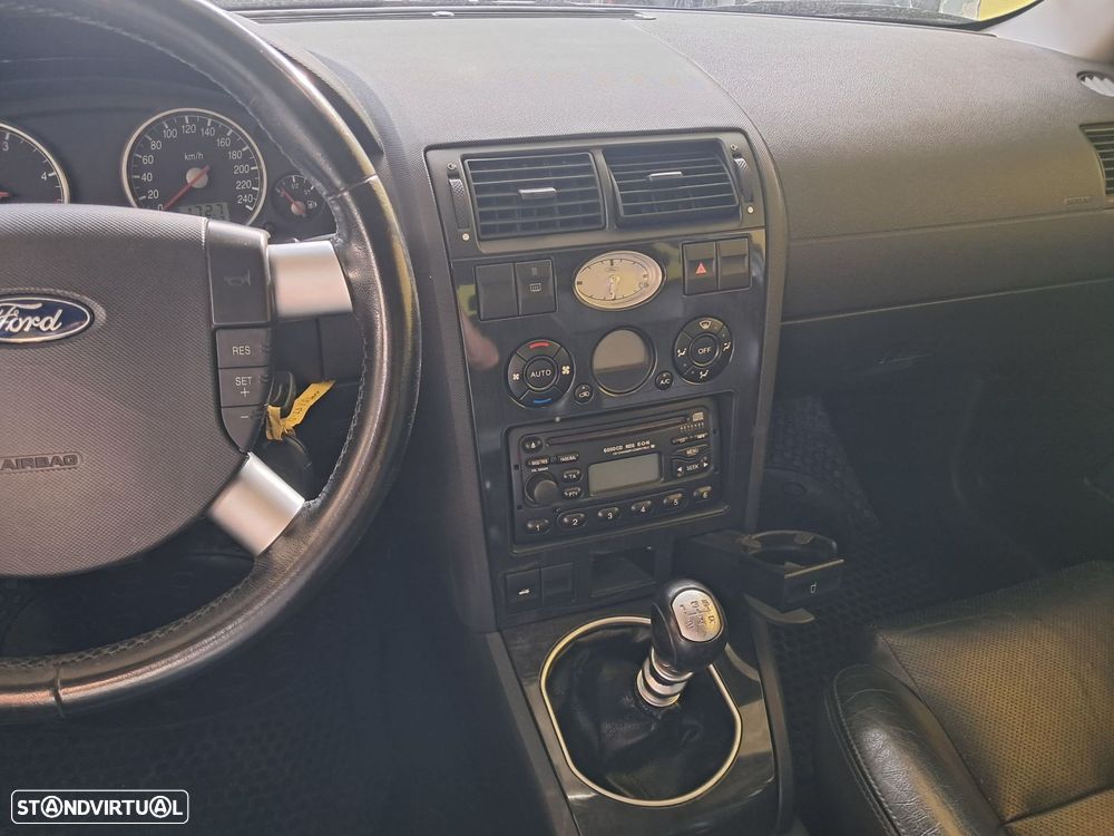 Ford Mondeo 2.0 TDdi Ghia - 10