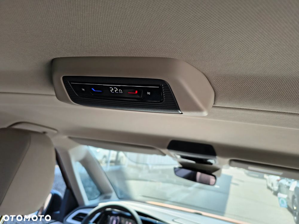 Volkswagen Multivan - 9