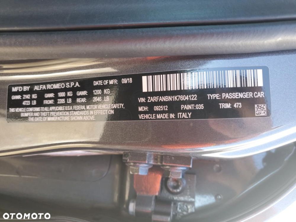 Alfa Romeo Giulia 2.0 Turbo 16V AT8-Q4 Ti - 12